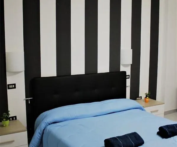 B&B Napoli Centrale לינה וארוחת בוקר *